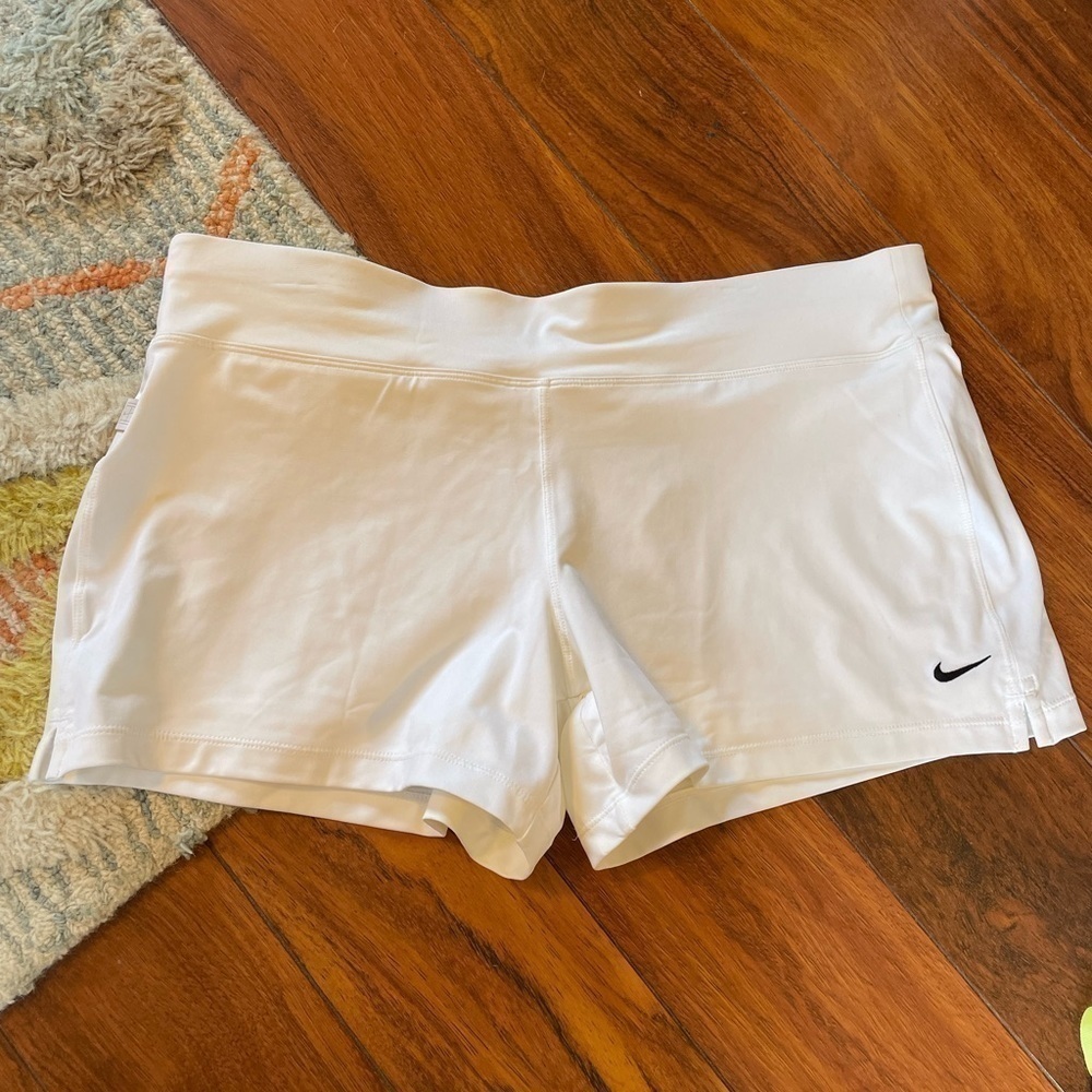 *NWT* Women's Nike Shorts Sz. L